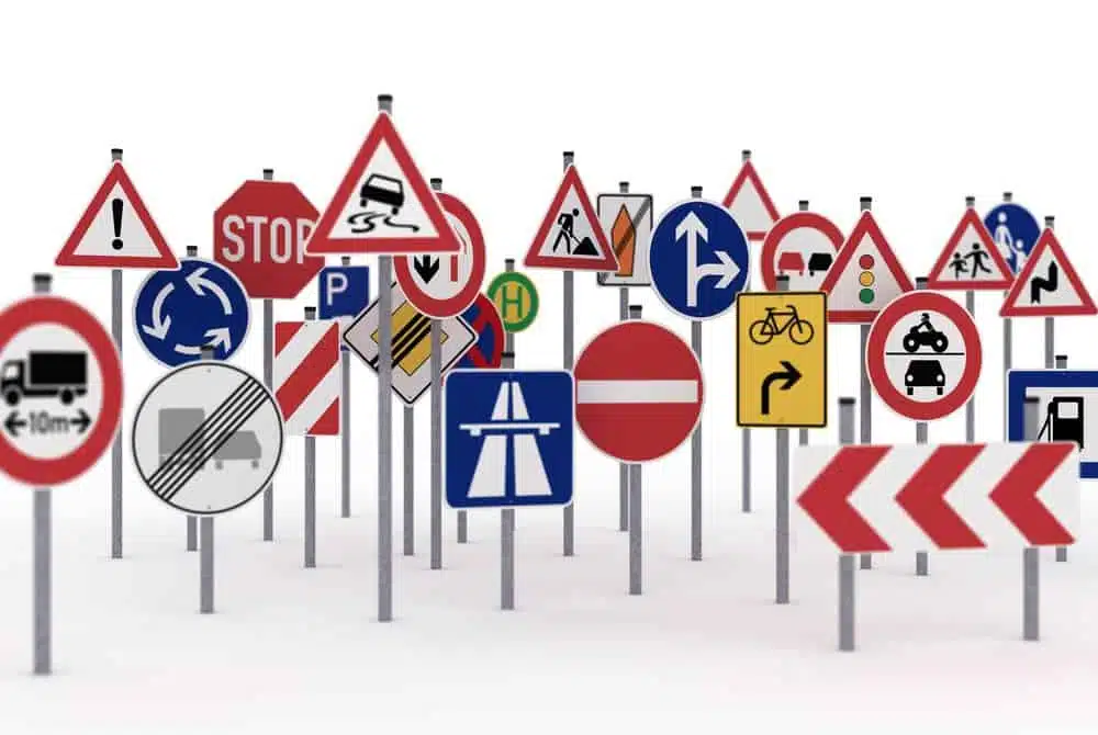 motorista quebra radar de velocidade placas de transito