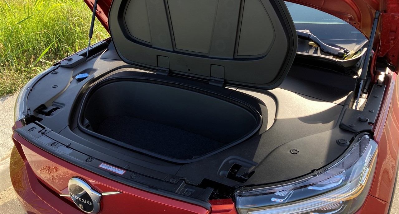 Compartimento frontal do XC40