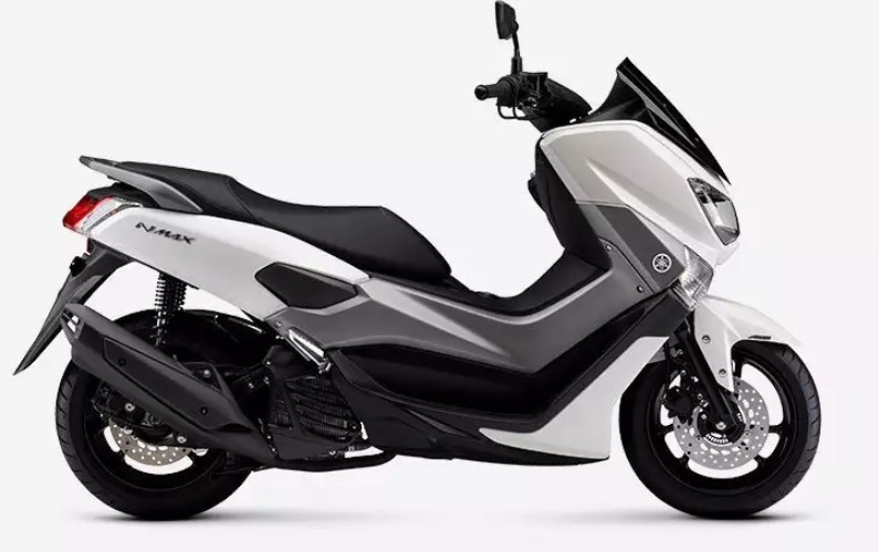 Imagem da Yamaha NMAX 160 branca e cinza