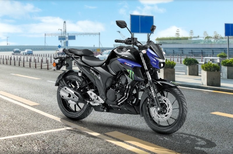 Foto da moto Yamaha FZ25 Fazer preta com detalhes em azul