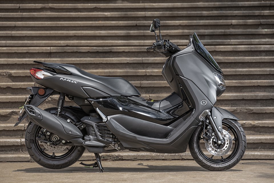 Foto da moto Yamaha NMAX 160 preta