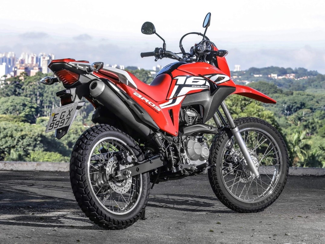 Foto da moto Honda NXR 160 Bros vermelha