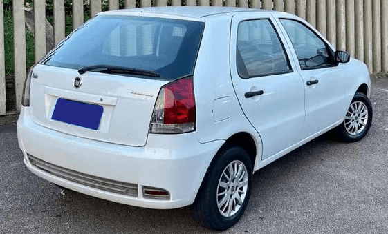 Foto da traseira do Fiat Palio Economy 2011.