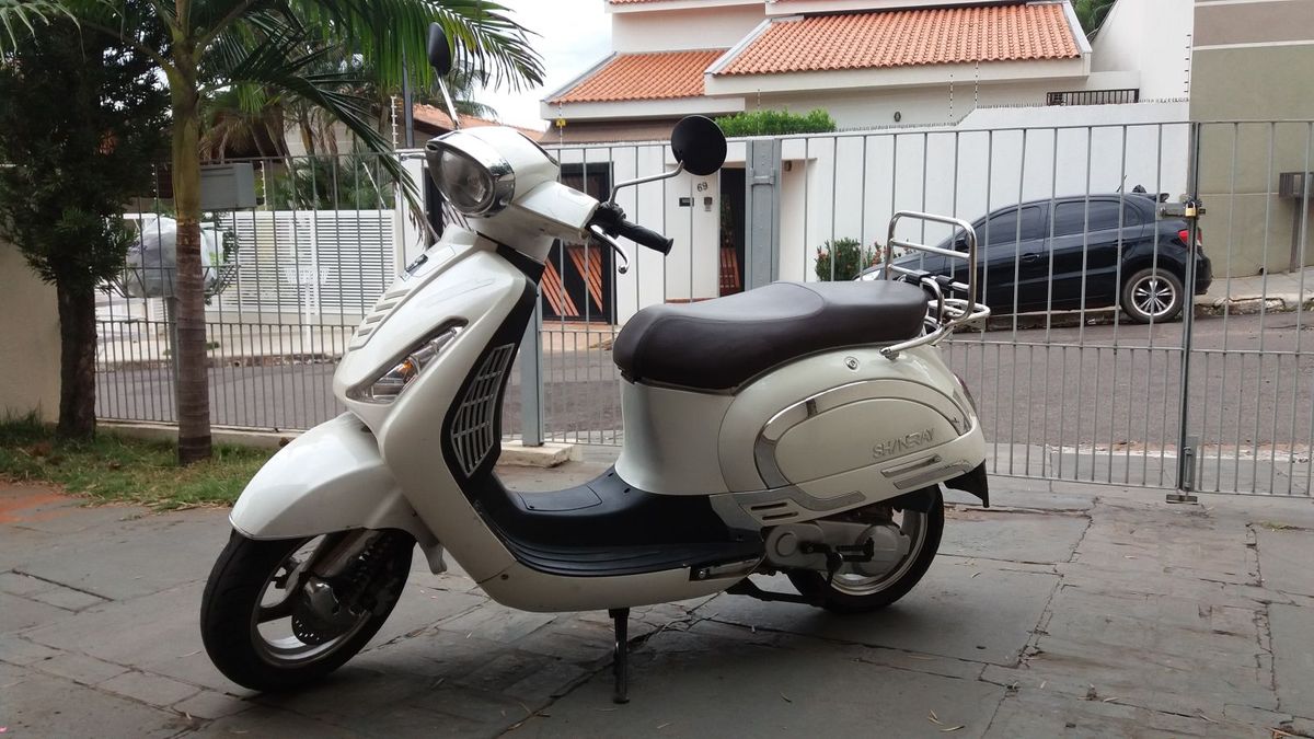Foto lateral da Shineray XY Retro 50cc