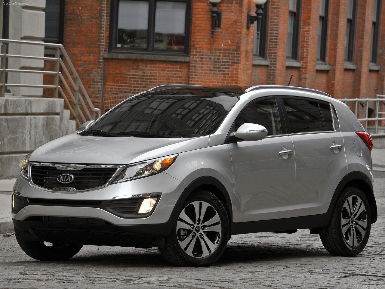 Foto frontal do Kia Sportage G3.